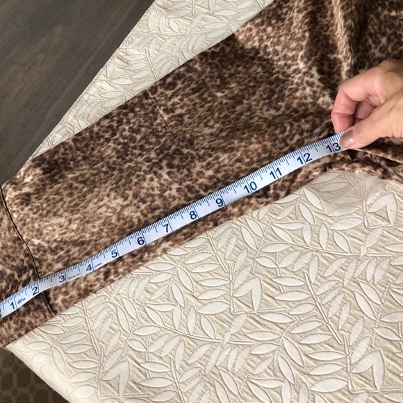 Talbots Ladies Animal print button down shirt Size 16 petite - Picture 5 of 8